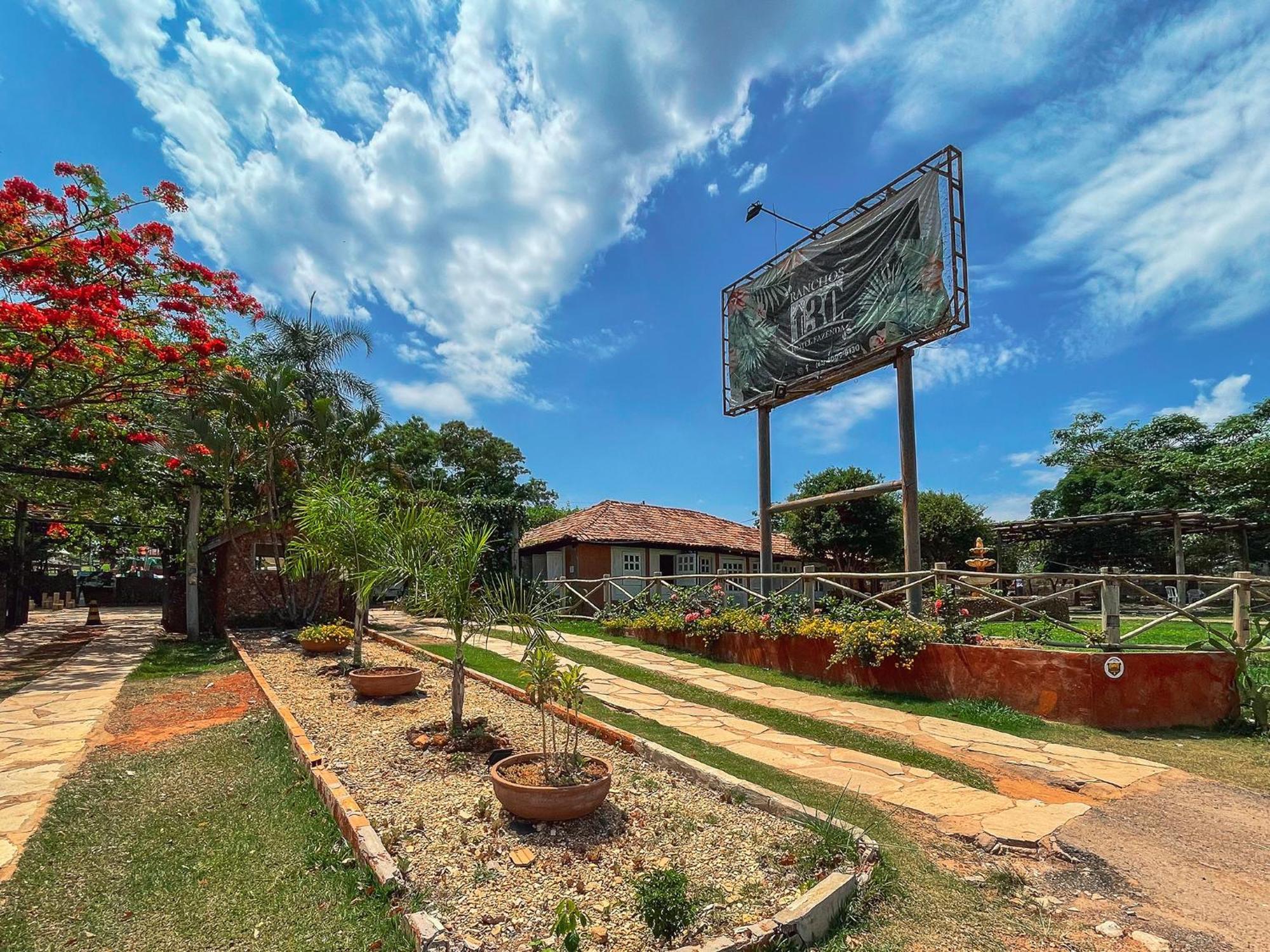 Ranchos 30 Hotel Fazenda Hidrolandia  外观 照片